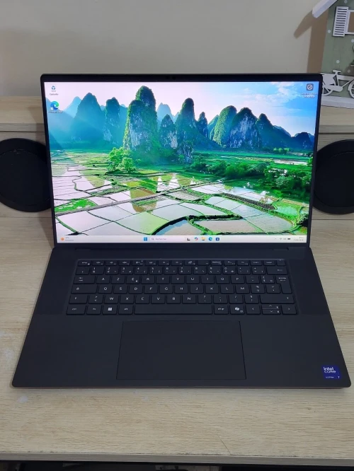 DELL PRECISION 5690 | CORE Ultra 7-165H | RTX 1000 ADA 6GB | 512GB NVMe SSD | 32GB RAM