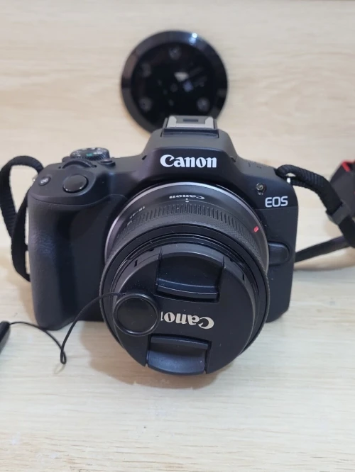 Canon EOS R50 hybride APS-C 24.2Mpx vidéo UHD 4K/30p WiFi + objectif RF-S 18-45mm F4.5-6.3 IS STM