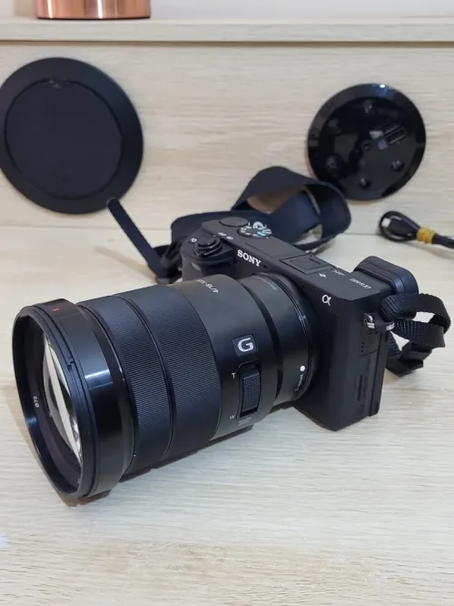 Sony Alpha 6400 Hybride APS-C - Vidéo UHD 4K - 24.2 MP + Objectif SEL 18-105mm F/4.0 G OSS Monture E