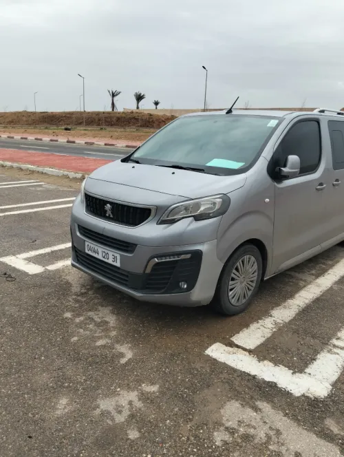 Location voiture 9 place expert 2020