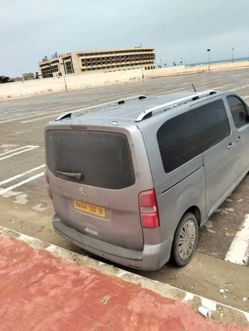 Location voiture 9 place expert 2020