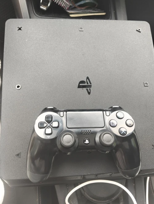 PS4 slim