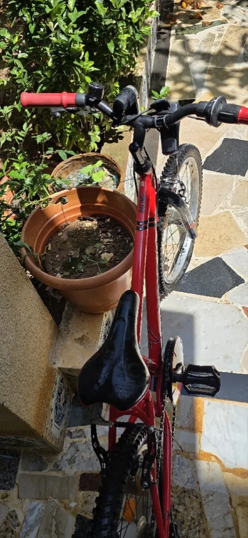 Velo vtt B twin