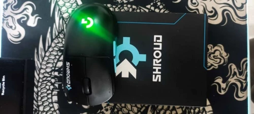 logitech g pro shroud edition n9iya machya 3mois mafiha hâta problème