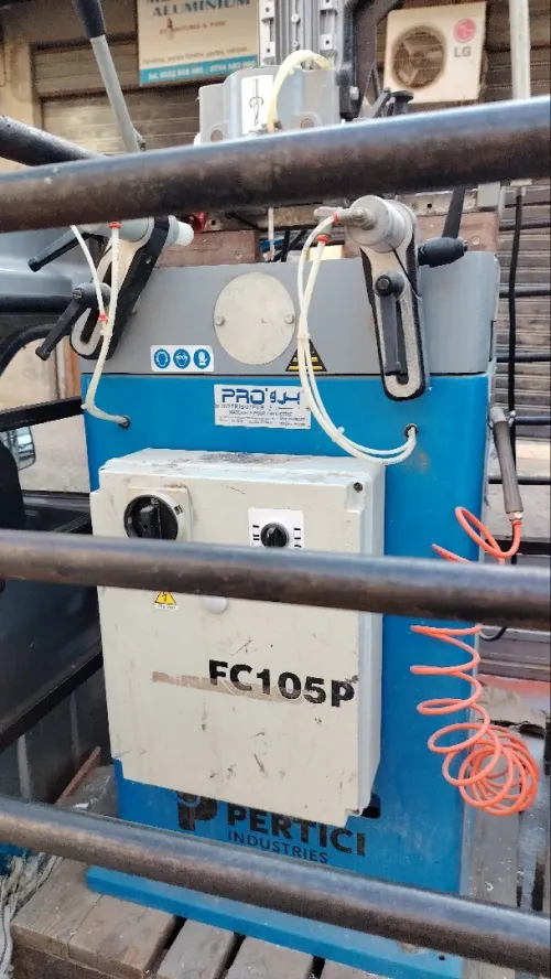 Machine menuiserie aluminium et PVC