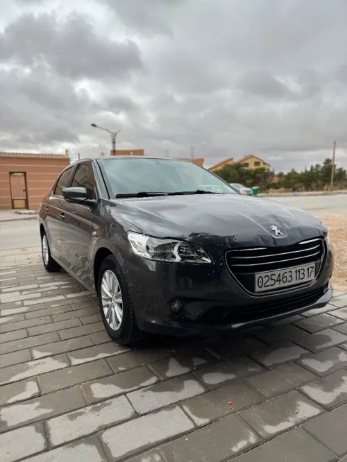 Peugeot 301 2013 Allure