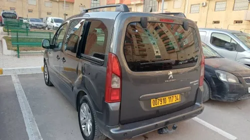 Peugeot Partner 2017 Tepee Allure 