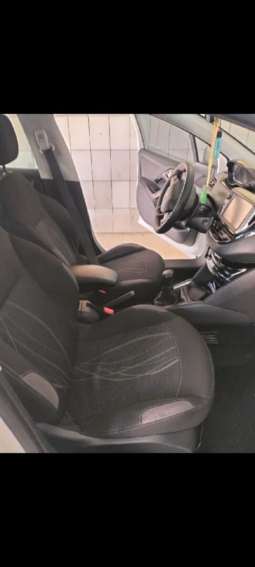 Peugeot 208 2015 Active Facelift