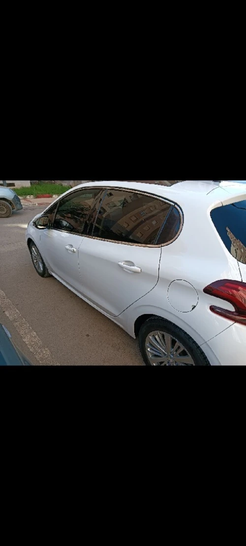 Peugeot 208 2019 Allure Facelift