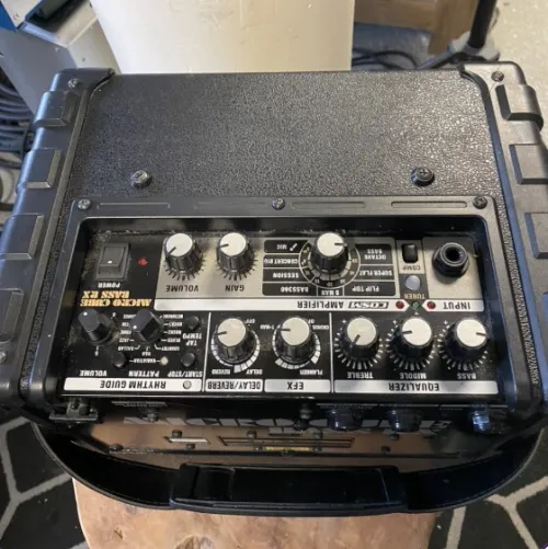Guitare basse 4 cordes + Ampli basse ROLAND