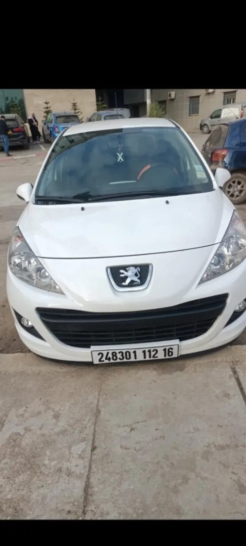 Peugeot 207 2012 Fennec