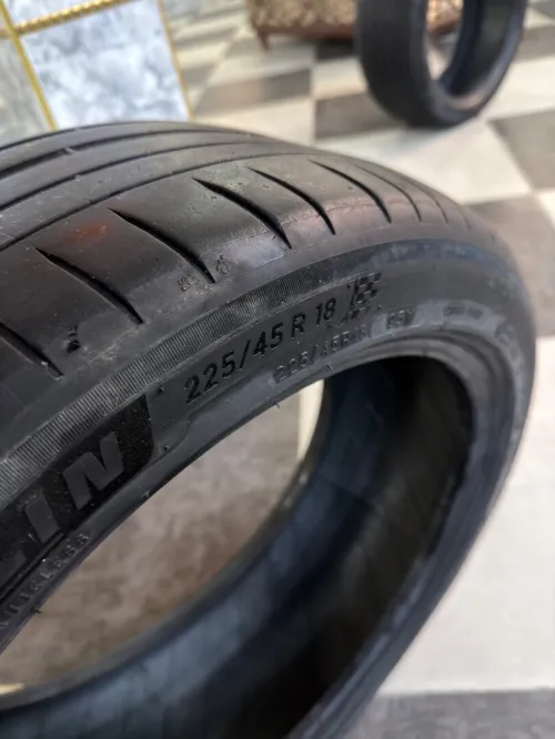 225 45 18 michelin