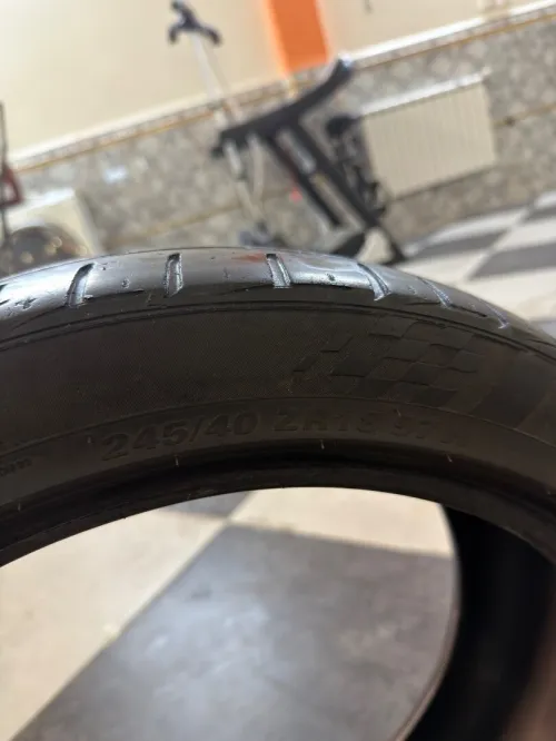 245 40 18 kumho