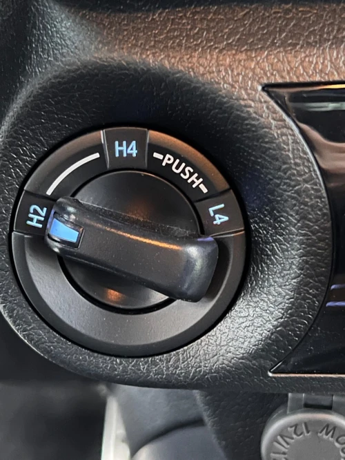 Toyota Revo  2025 