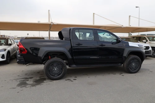 Toyota Revo  2025 