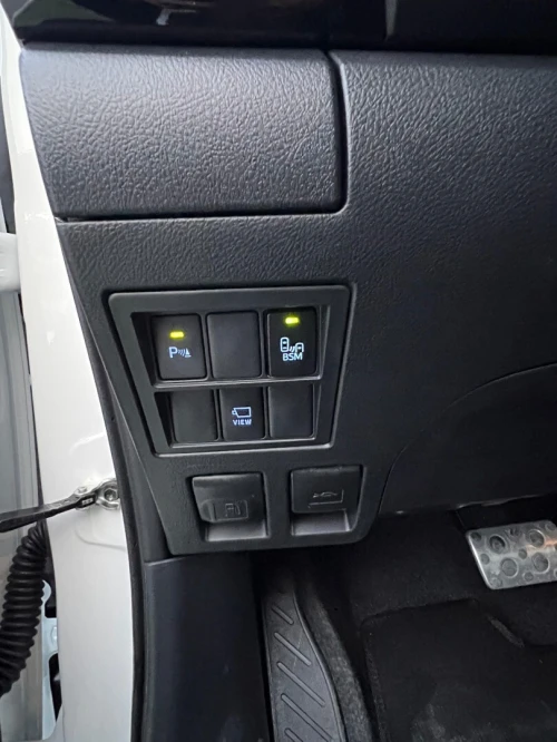 Toyota Revo  2025 