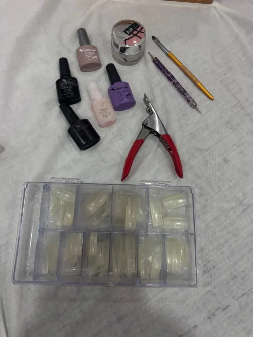 Lampe UV et ponseuse ongle