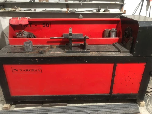 Machine fer forgé ( cintreuse , plieuse , embossing machine)