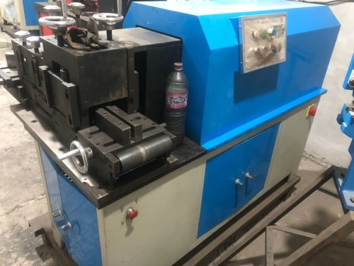 Machine fer forgé ( cintreuse , plieuse , embossing machine)