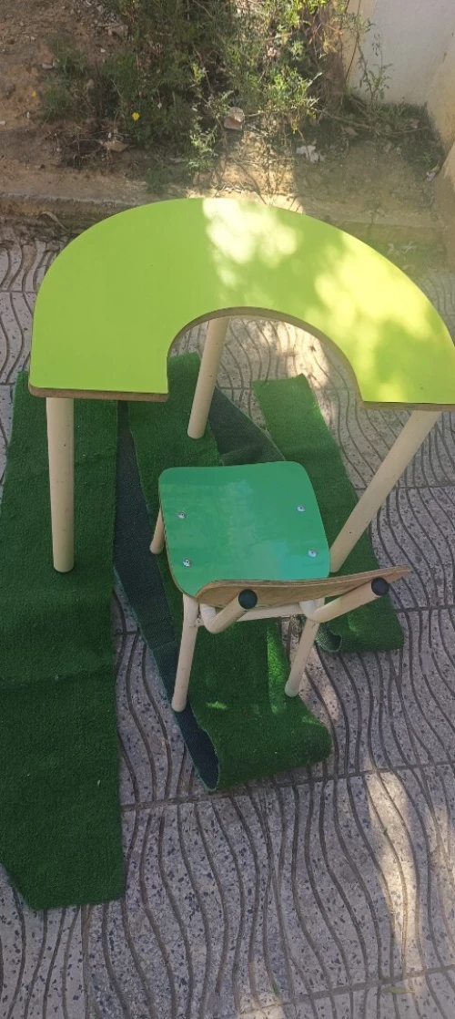 Table avec chaise pour enfants 
