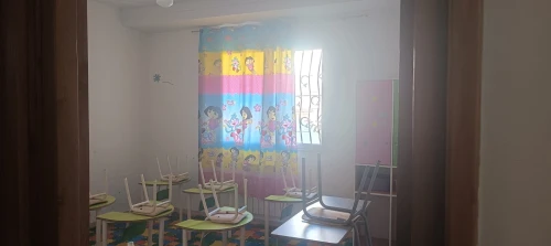 Table avec chaise pour enfants 