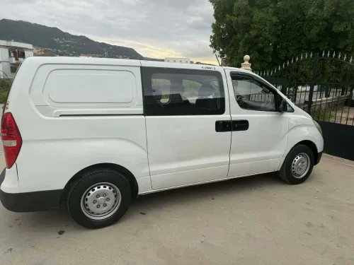 Hyunda H1 2011