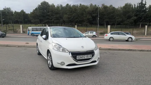 Peugeot 208 2015 Allure