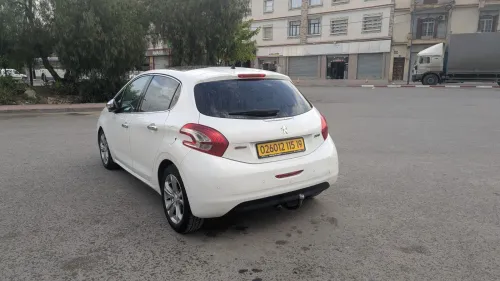 Peugeot 208 2015 Allure