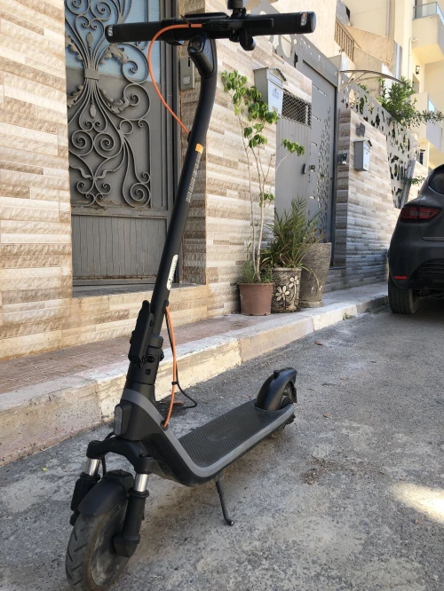 Trottinette électrique ninebot e2 plus ||