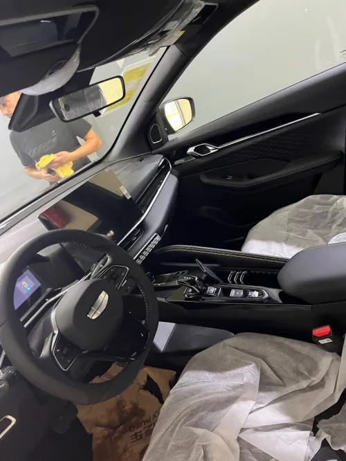 Geely Coolray 2026 Touts option