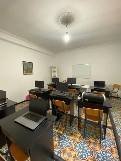 Salle de formation avec pc