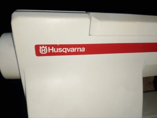 ماكينة خياطة Husqvarna Viking أصلية  (سلعة فرنسا)