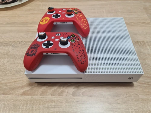 XBOX ONE S 1TB 2 MANETTES