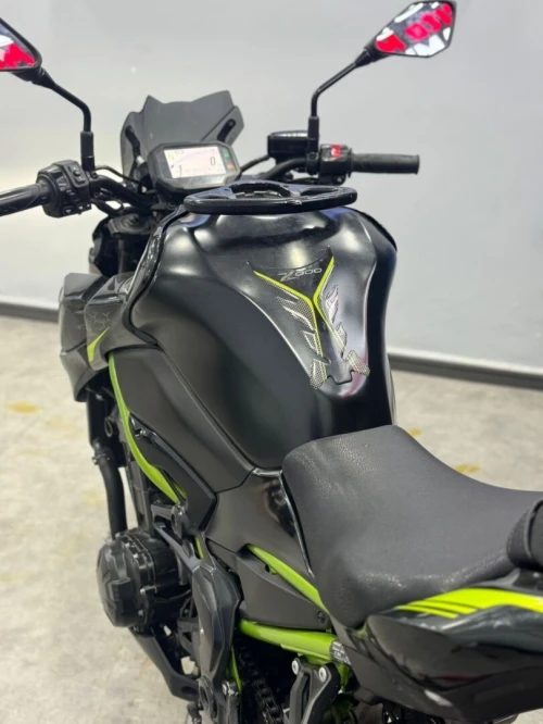 Kawazaki Z900 2021