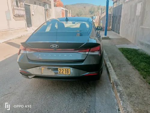 Hyundai Elantra 2022 