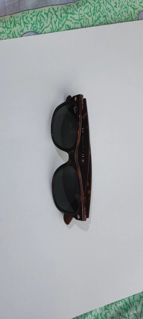 Ray-Ban RB2132 New Wayfarer Originale importée de France