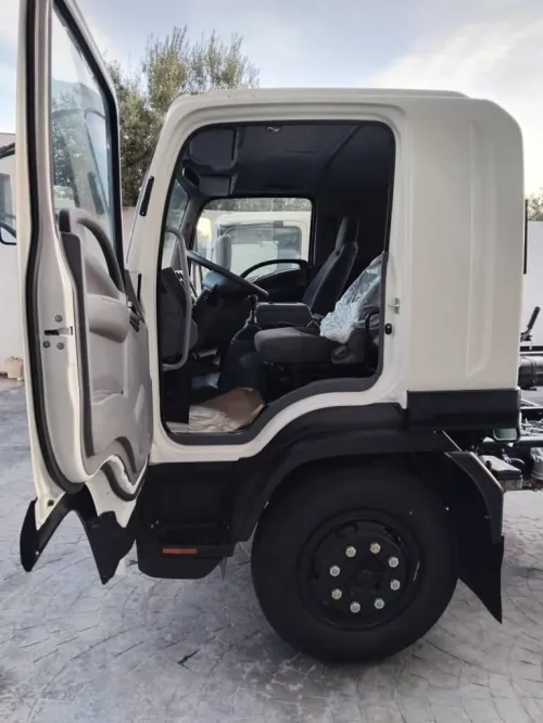 isuzu supr jombo isuzu supr jombo 12 ton 2026