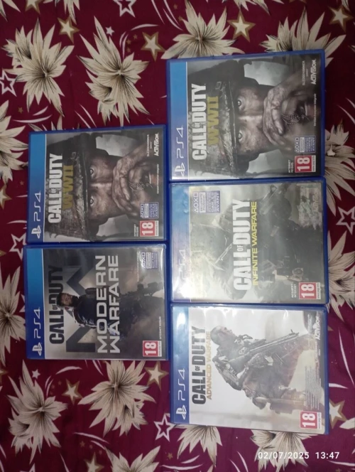 CD PS4 et cinq