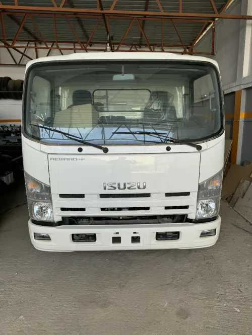 Izuzu NPR 71 2025