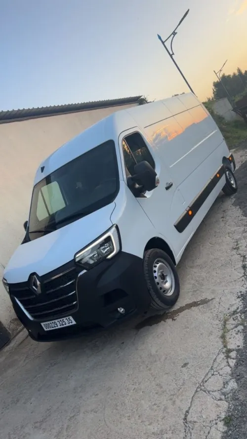 Renault Mastar 3panx صافي 2025