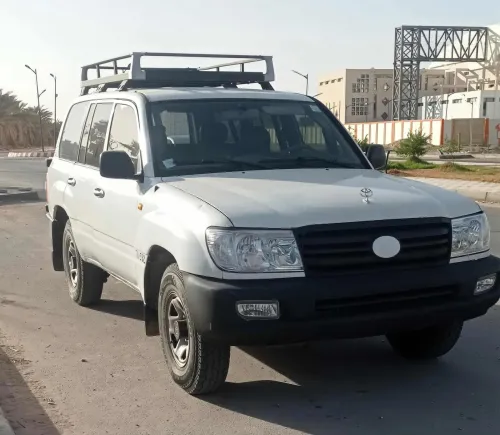 Toyota Land Cruiser 2005 Court