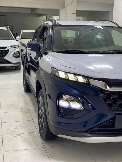Suzuki FRONX 2023 Latout