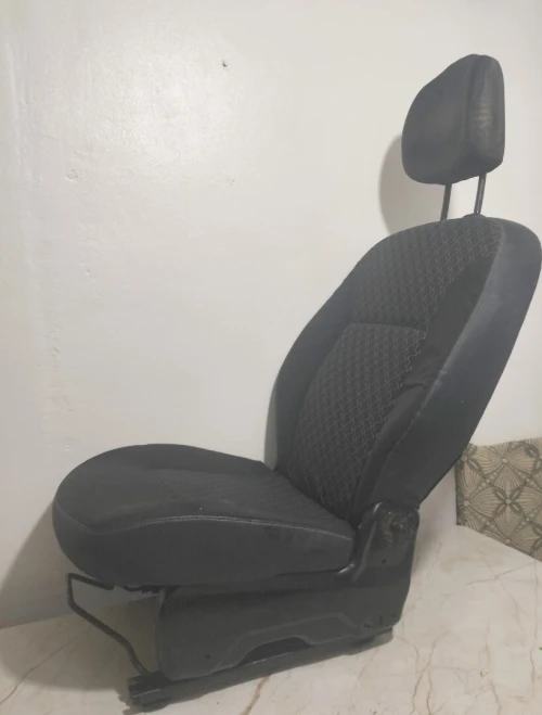 Siège conducteur côté chauffeur (nouveau kongo) en très bon état