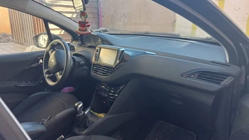 Peugeot 208 2015 208