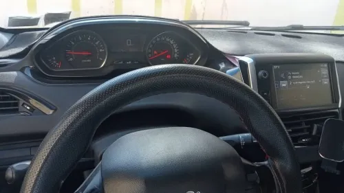 Peugeot 208 2015 208