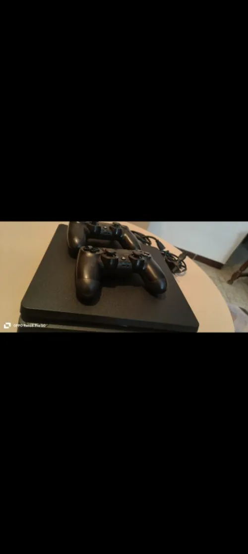 PS4 slim 