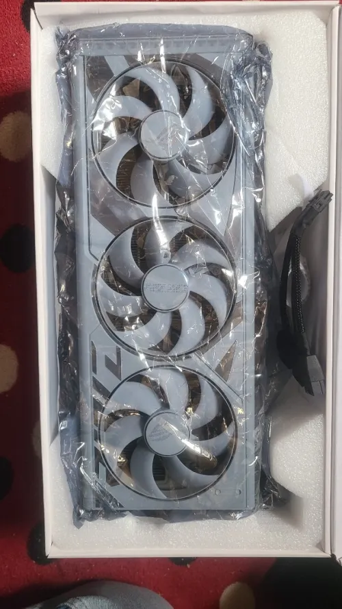 RTX 4080 16gb super (rog strix gamin)