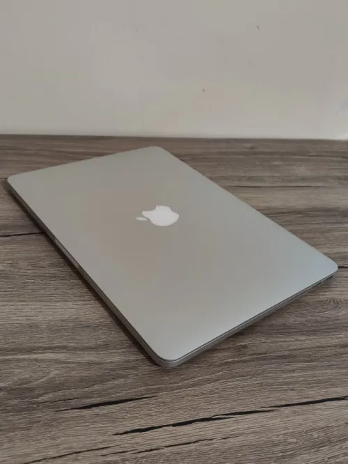 MacBook pro early 2015 (RETINA , 13.3*POUCES , I5 , 8/256 , INTEL IRIS ) 