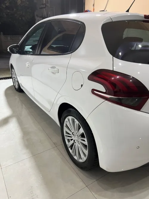 Peugeot 208 2015 Active