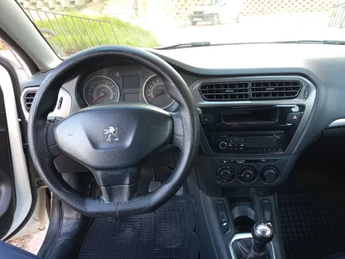 Peugeot 301 2013 Active +